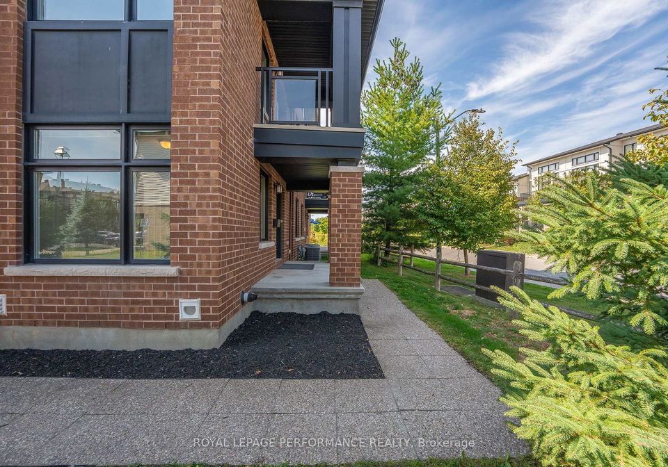 96-stockholm-private-ottawa-ontario-x12398539