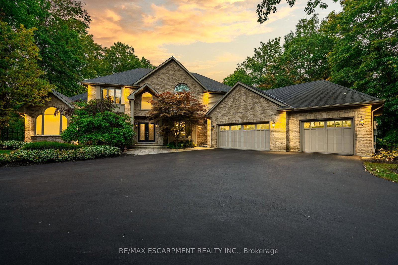26-parkshore-place-hamilton-ontario-x12398725
