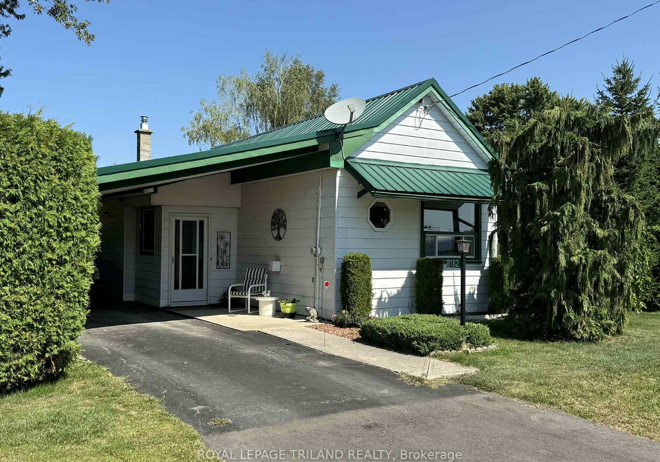 8182-ravenswood-line-lambton-shores-ontario-x12398939