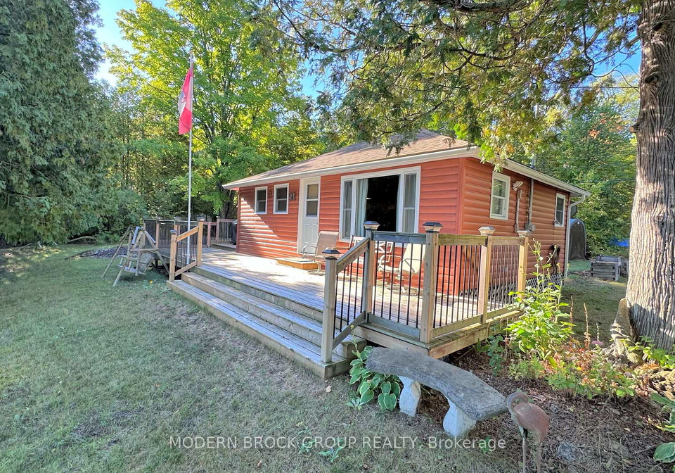 1221-lb12-road-rideau-lakes-ontario-x12399133