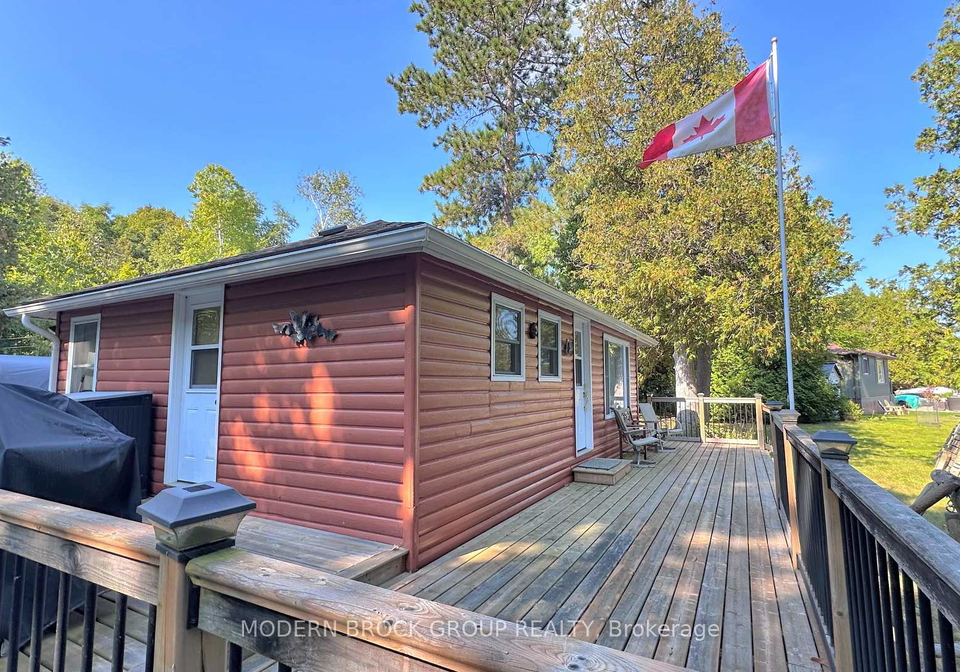 1221-lb12-road-rideau-lakes-ontario-x12399133