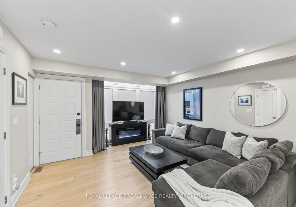 1-place-darmes-kingston-ontario-x12399234