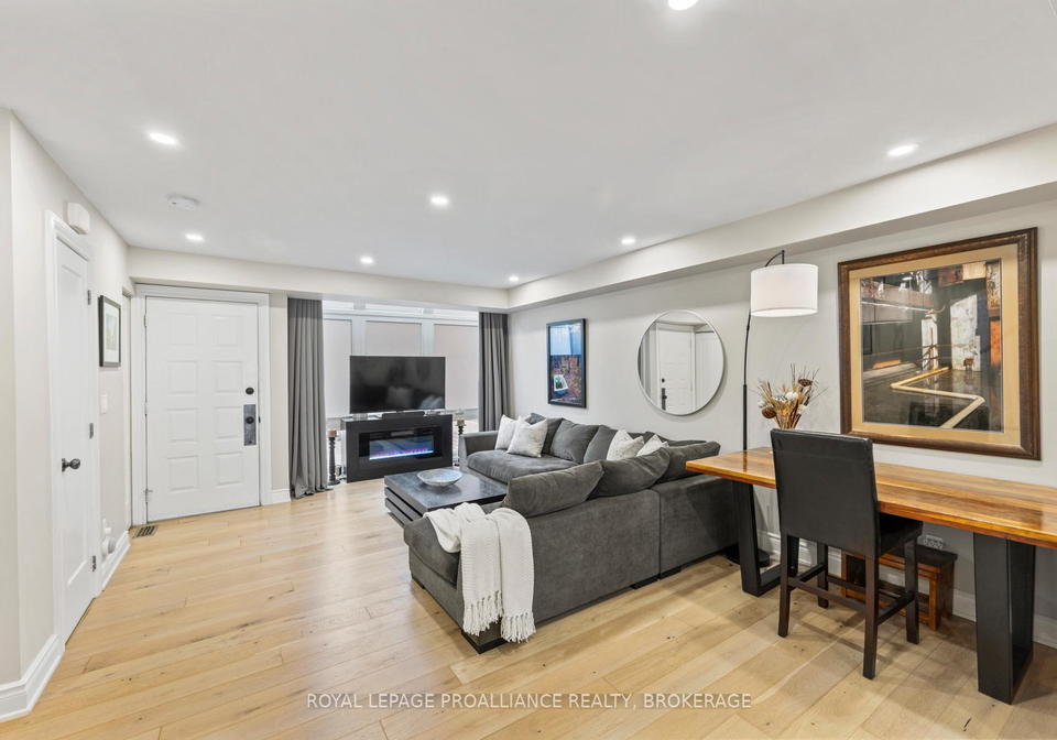 1-place-darmes-kingston-ontario-x12399234