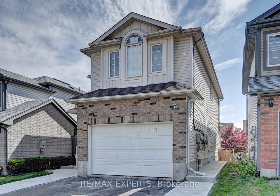 7-henhoeffer-crescent-kitchener-ontario-x12399265