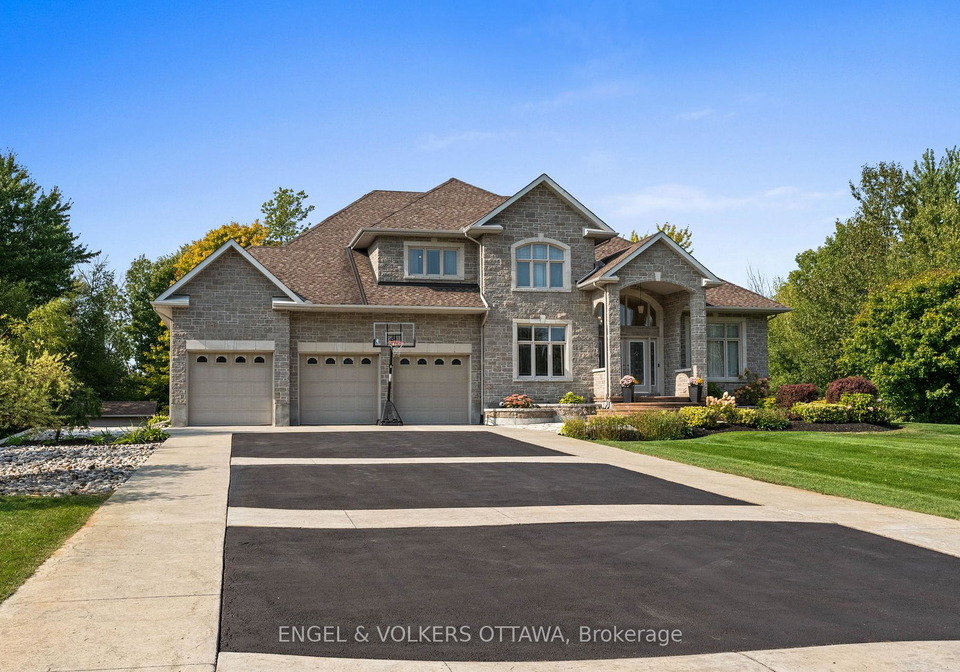 1028-rick-hansen-crescent-ottawa-ontario-x12399560