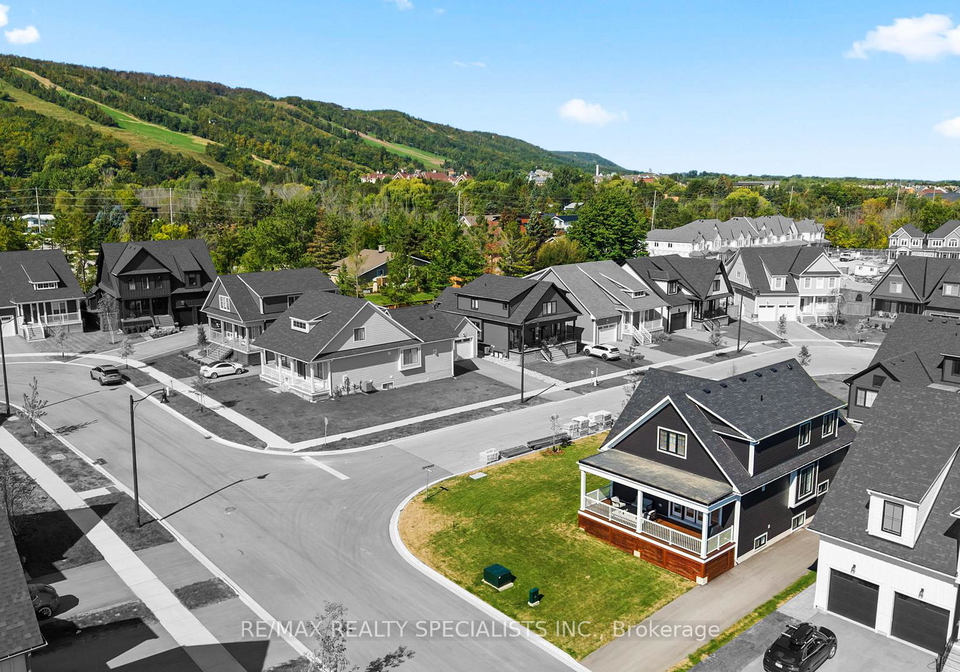 150-courtland-street-blue-mountains-ontario-x12399596