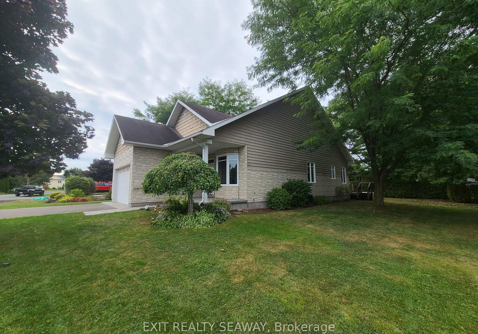 4294-schell-street-south-dundas-ontario-x12399749