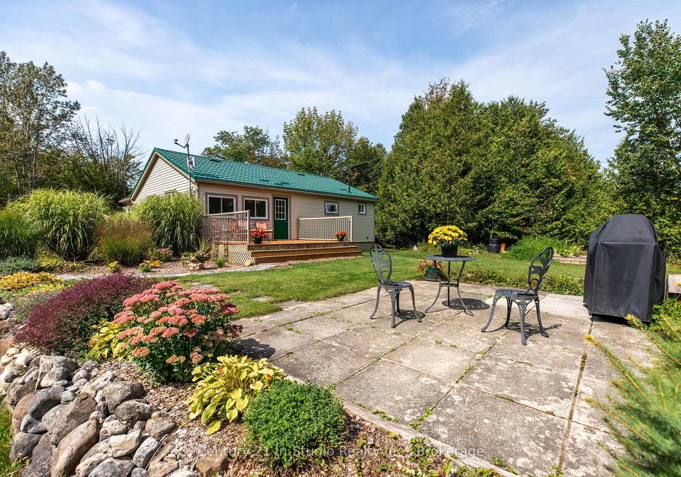 473201-camp-oliver-road-west-grey-ontario-x12399938