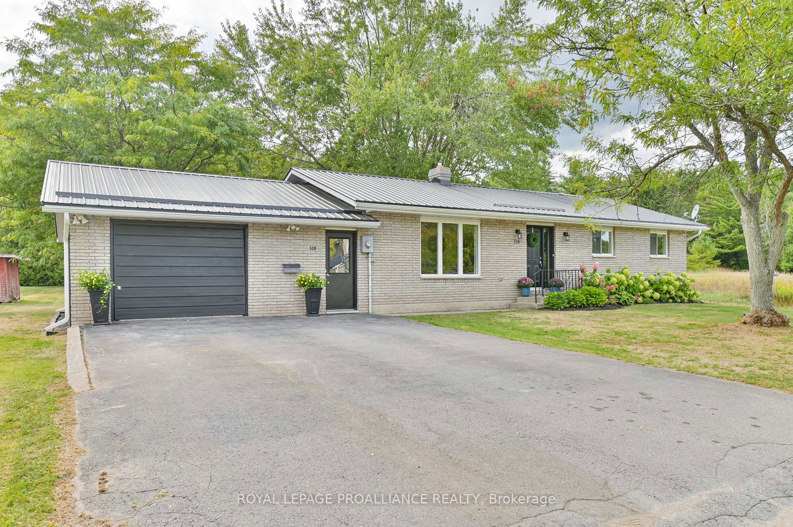538-metcalf-street-tweed-ontario-x12400252