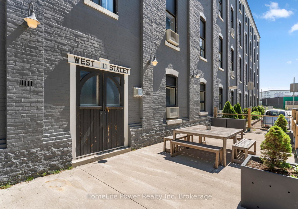11-west-street-brant-ontario-x12400402