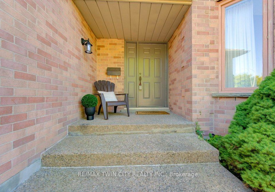 53-lynnvalley-crescent-kitchener-ontario-x12400531