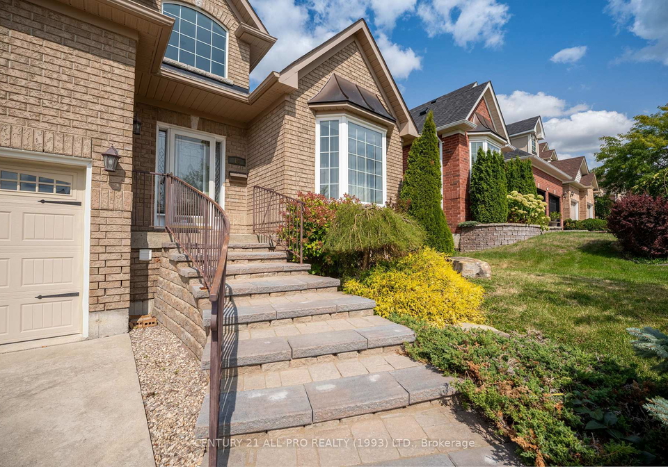 10-ellis-crescent-kawartha-lakes-ontario-x12400532