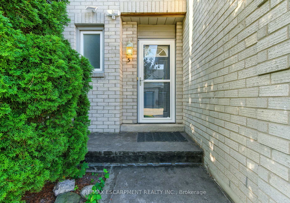 1-royalwood-court-hamilton-ontario-x12401060