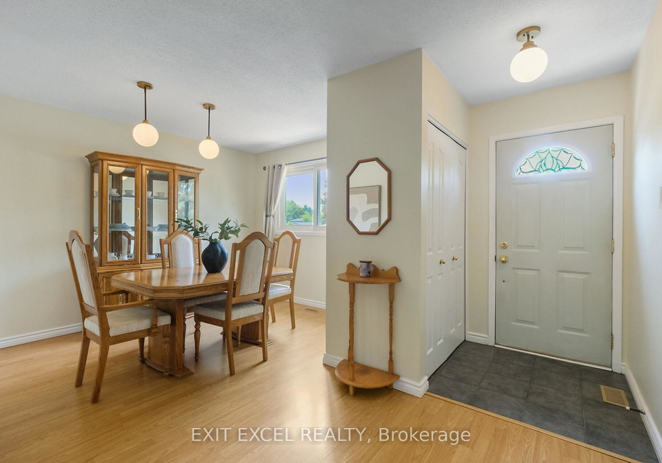 396-roxdale-avenue-ottawa-ontario-x12401101