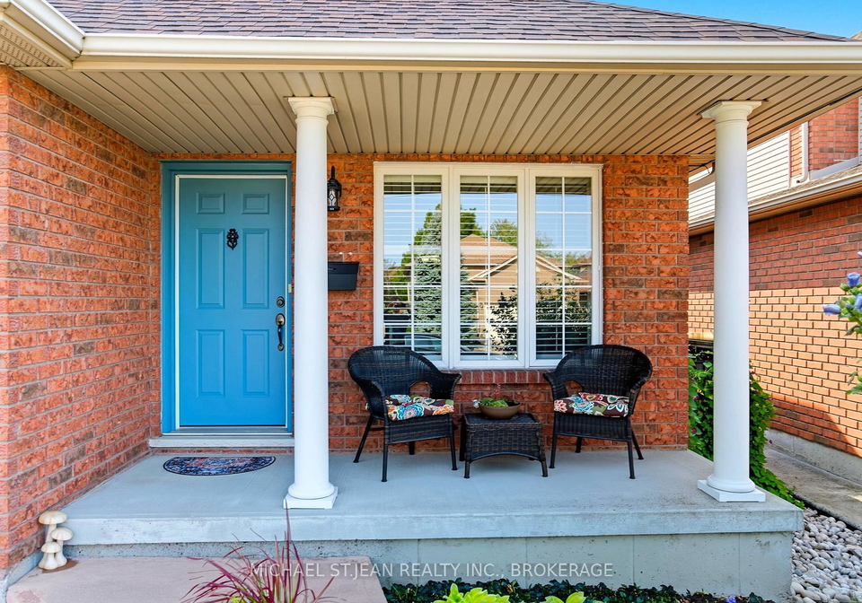 20-diamond-court-hamilton-ontario-x12401253