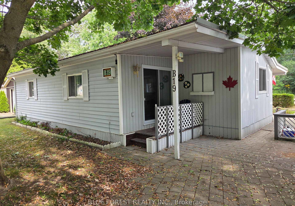 9910-northville-crescent-lambton-shores-ontario-x12401523