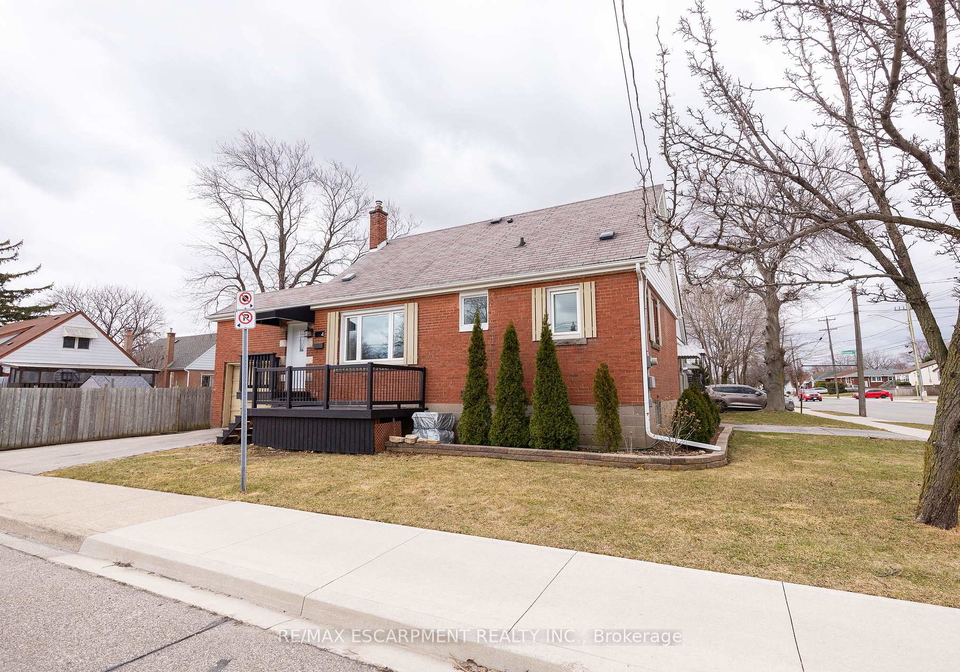 4-sunning-hill-avenue-hamilton-ontario-x12401656