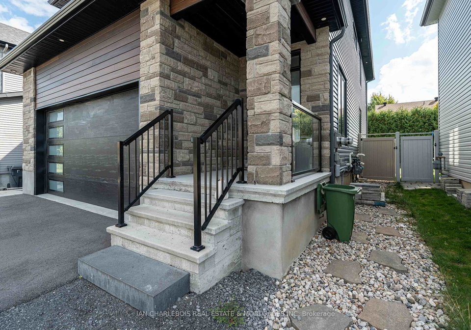846-rockson-crescent-ottawa-ontario-x12401872