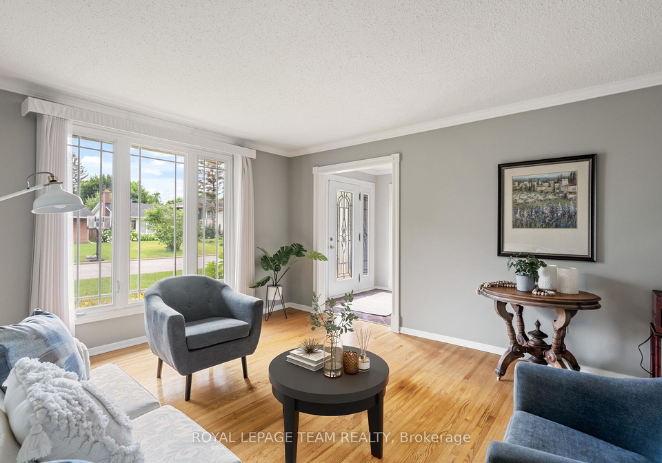 2128-hubbard-crescent-ottawa-ontario-x12401949