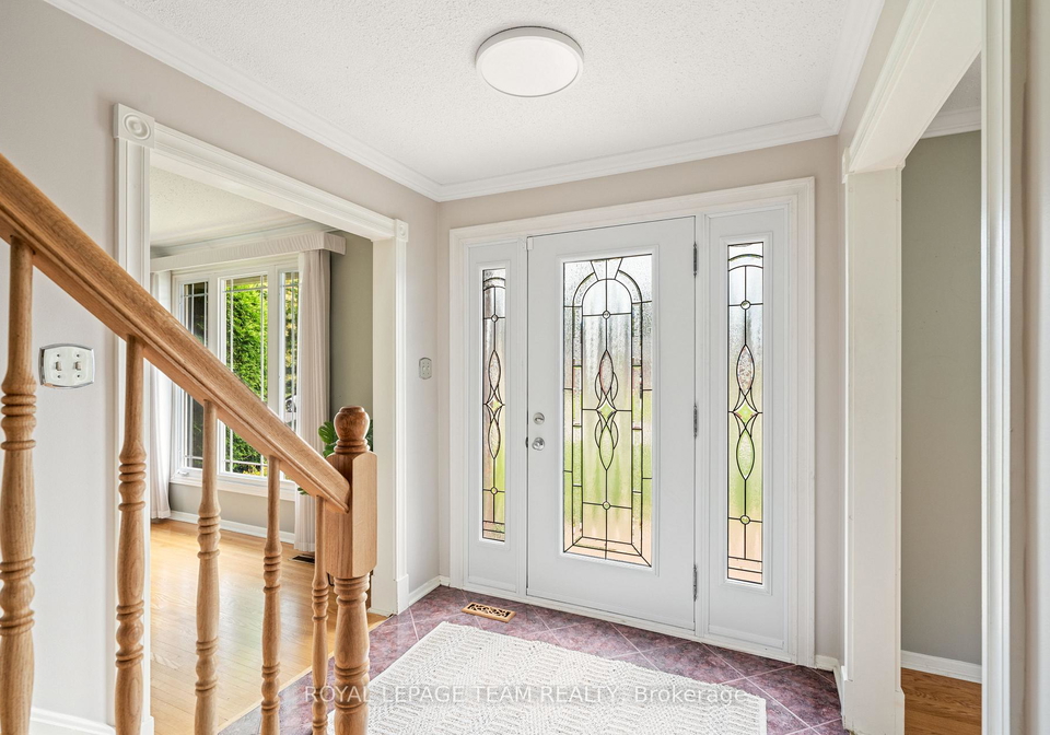2128-hubbard-crescent-ottawa-ontario-x12401949