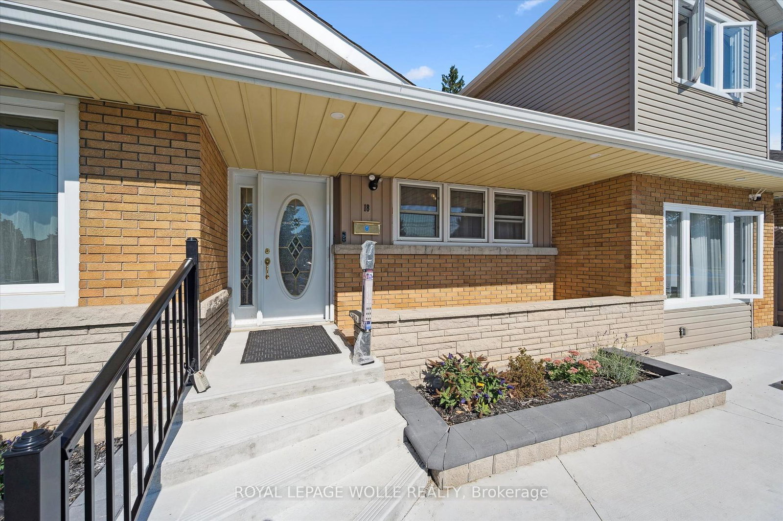 18-cambridge-avenue-kitchener-ontario-x12402141