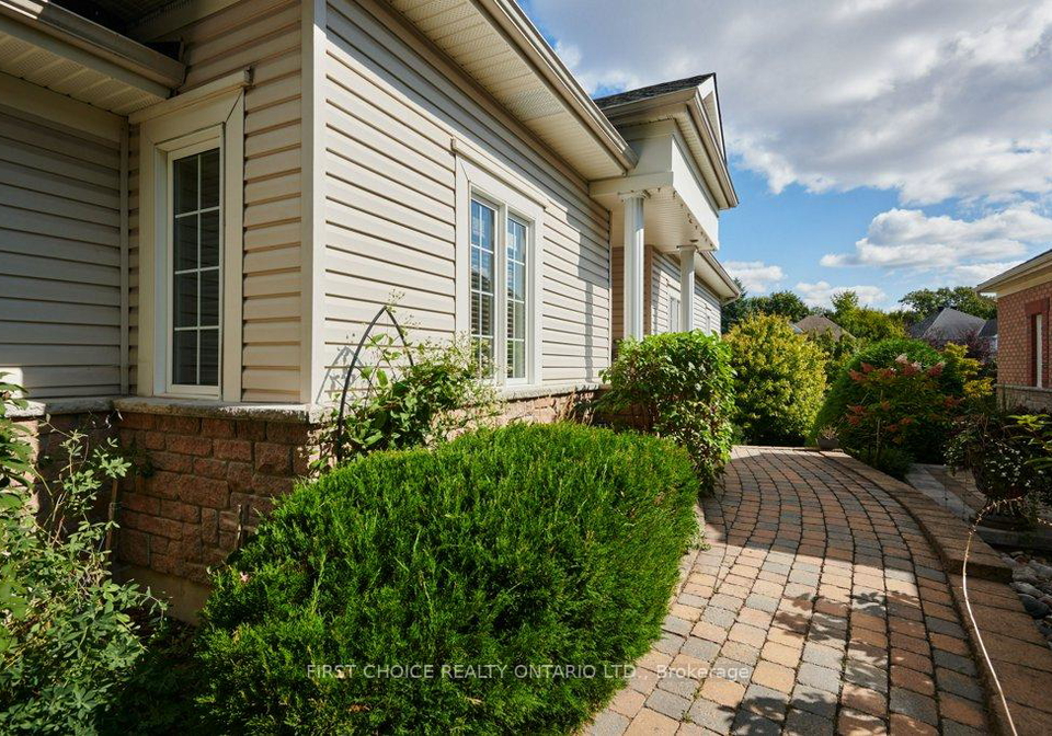 12-kinmount-private-kanata-ontario-x12402209
