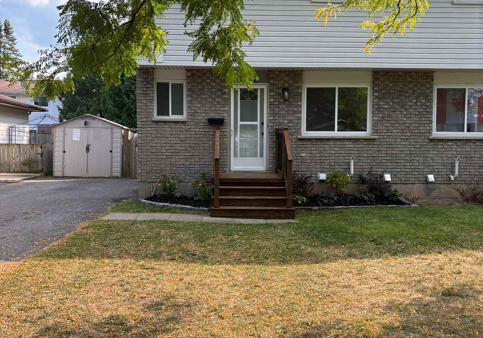 5842-frontenac-street-niagara-falls-ontario-x12402485