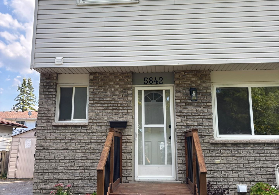 5842-frontenac-street-niagara-falls-ontario-x12402485