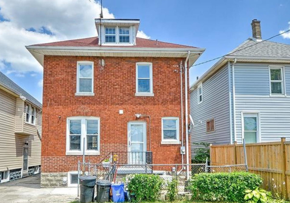 1723-howard-avenue-windsor-ontario-x12402491