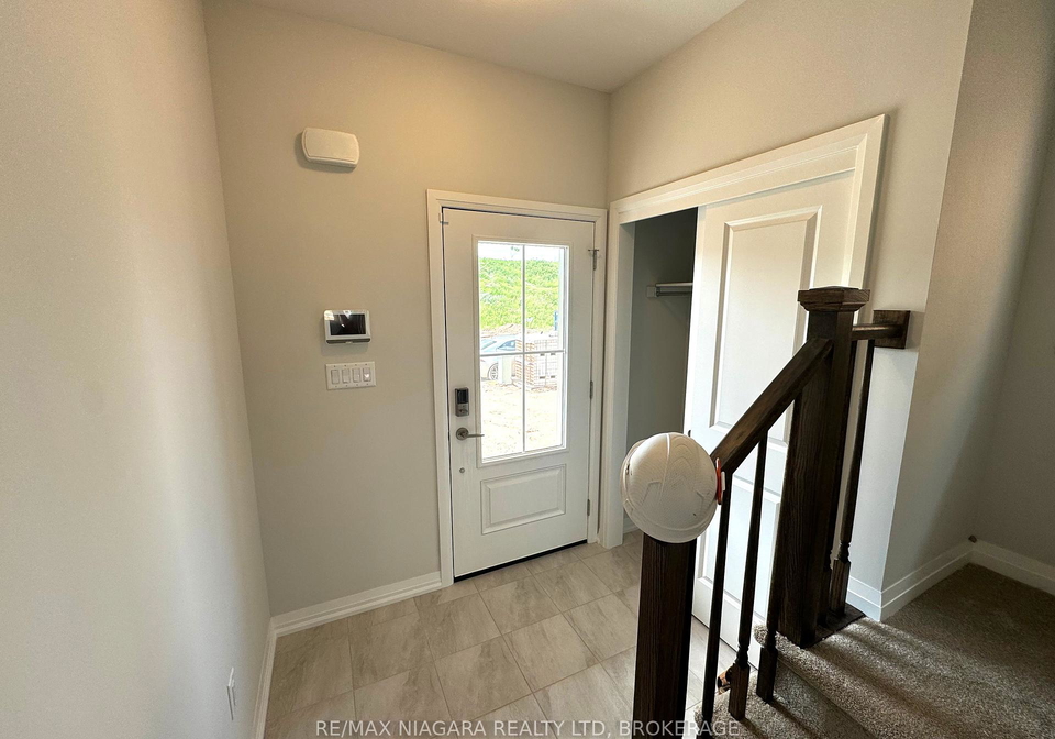 33-saffron-way-pelham-ontario-x12402878