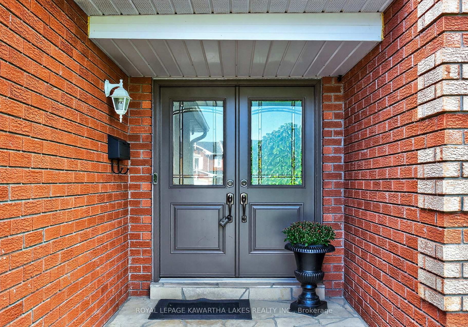29-flavelle-crescent-kawartha-lakes-ontario-x12403062