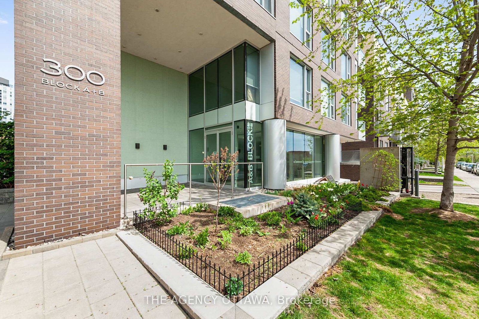 300-lett-street-ottawa-ontario-x12403591
