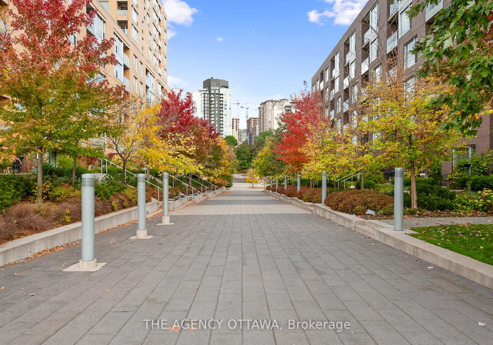 300-lett-street-ottawa-ontario-x12403591