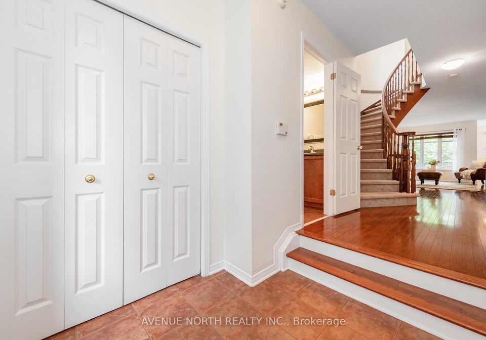 212-deercroft-avenue-ottawa-ontario-x12403807