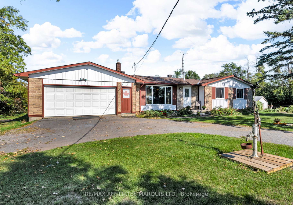 18659-county-road-19-south-glengarry-ontario-x12404033