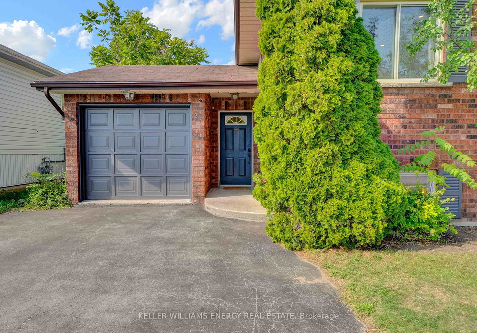 27-first-avenue-prince-edward-county-ontario-x12404204