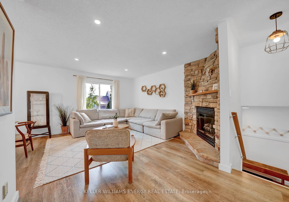 27-first-avenue-prince-edward-county-ontario-x12404204