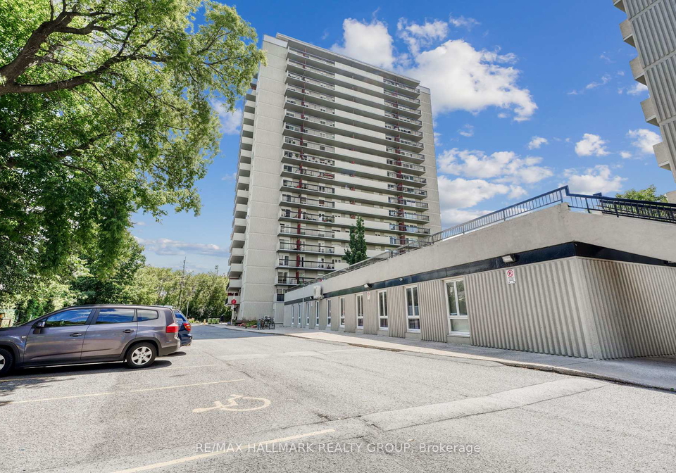 158c-mcarthur-avenue-ottawa-ontario-x12404287