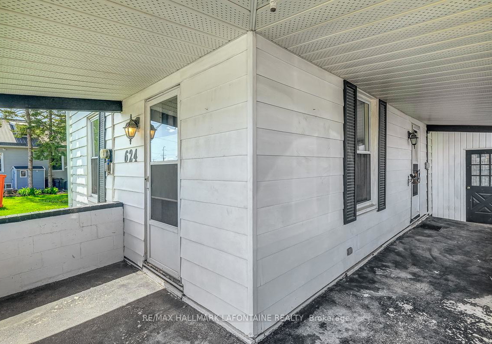 624-county-2-road-edwardsburghcardinal-ontario-x12404425
