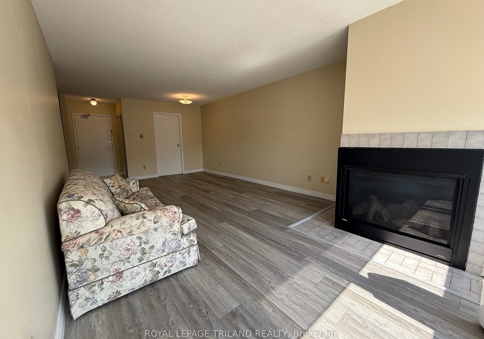 15-jacksway-crescent-london-north-ontario-x12404557