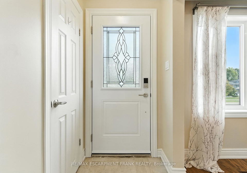 174-broker-drive-hamilton-ontario-x12404585
