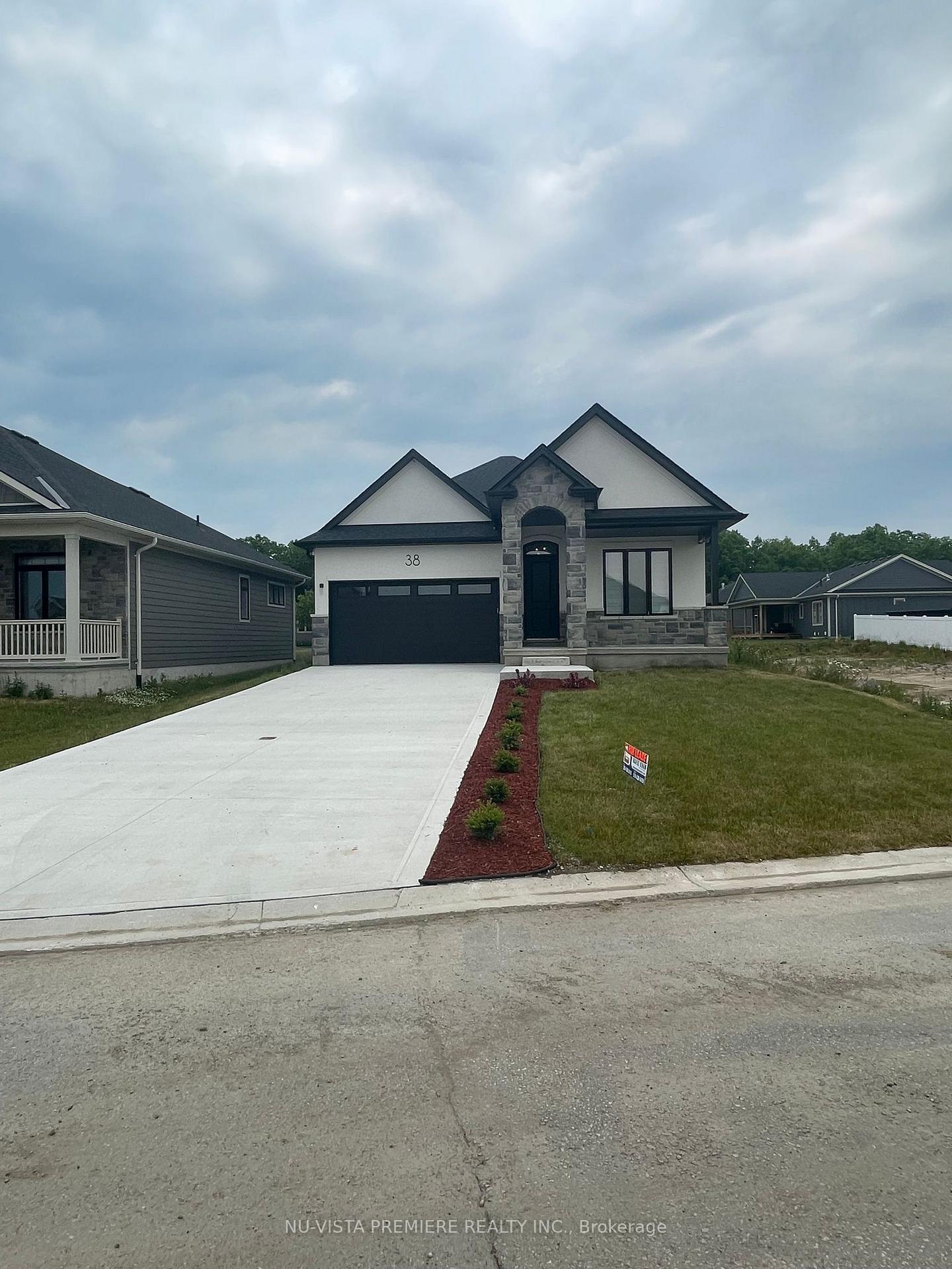 38-brooklawn-drive-lambton-shores-ontario-x12404983