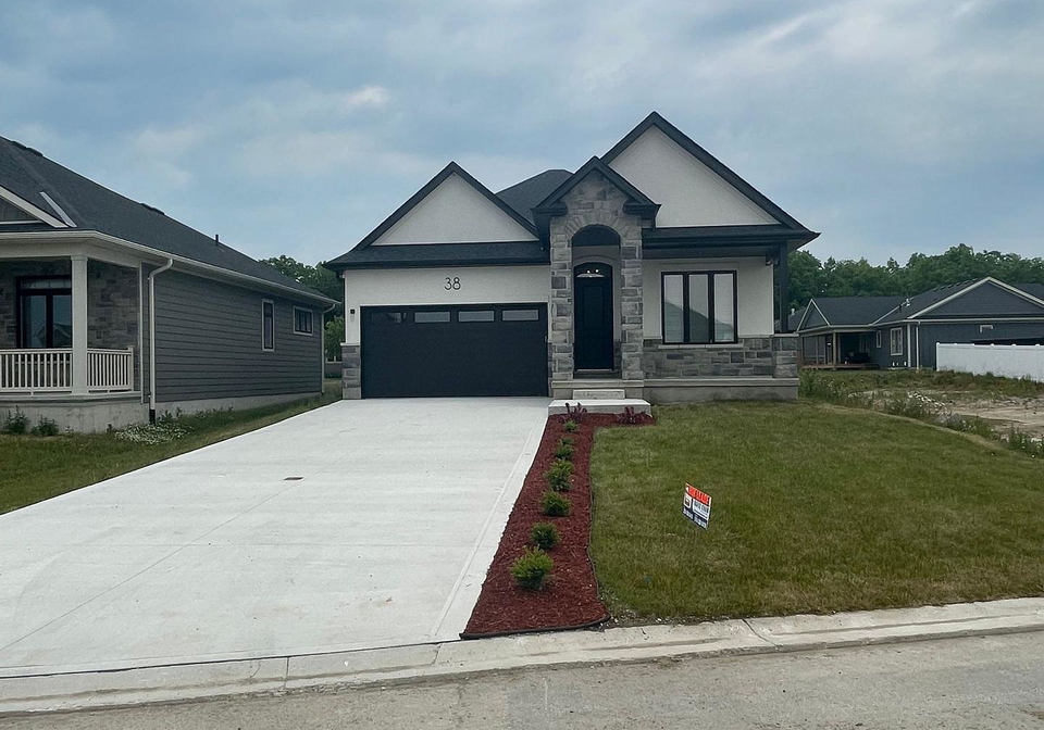 38-brooklawn-drive-lambton-shores-ontario-x12404983