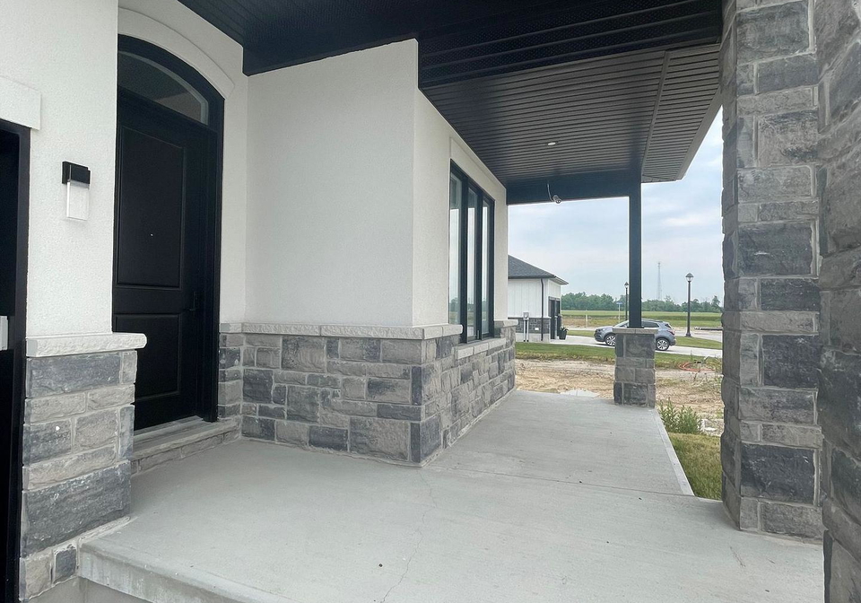 38-brooklawn-drive-lambton-shores-ontario-x12404983