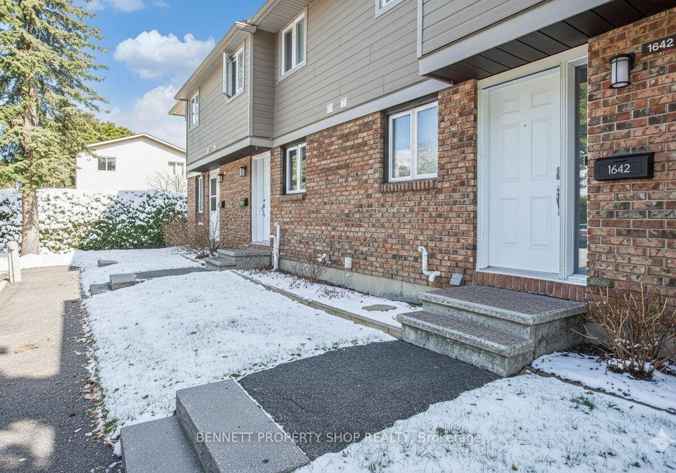 1642-sommet-place-ottawa-ontario-x12405104