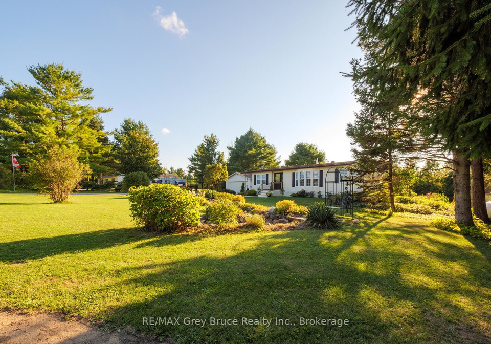 597334-grey-road-29-meaford-ontario-x12405243
