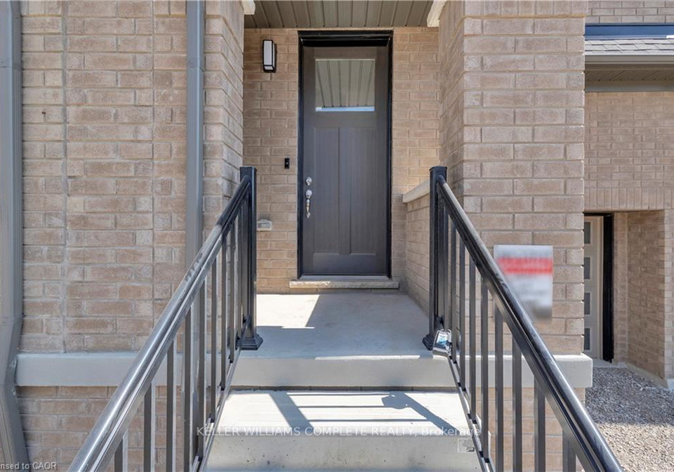 4provident-way-hamilton-ontario-x12405328
