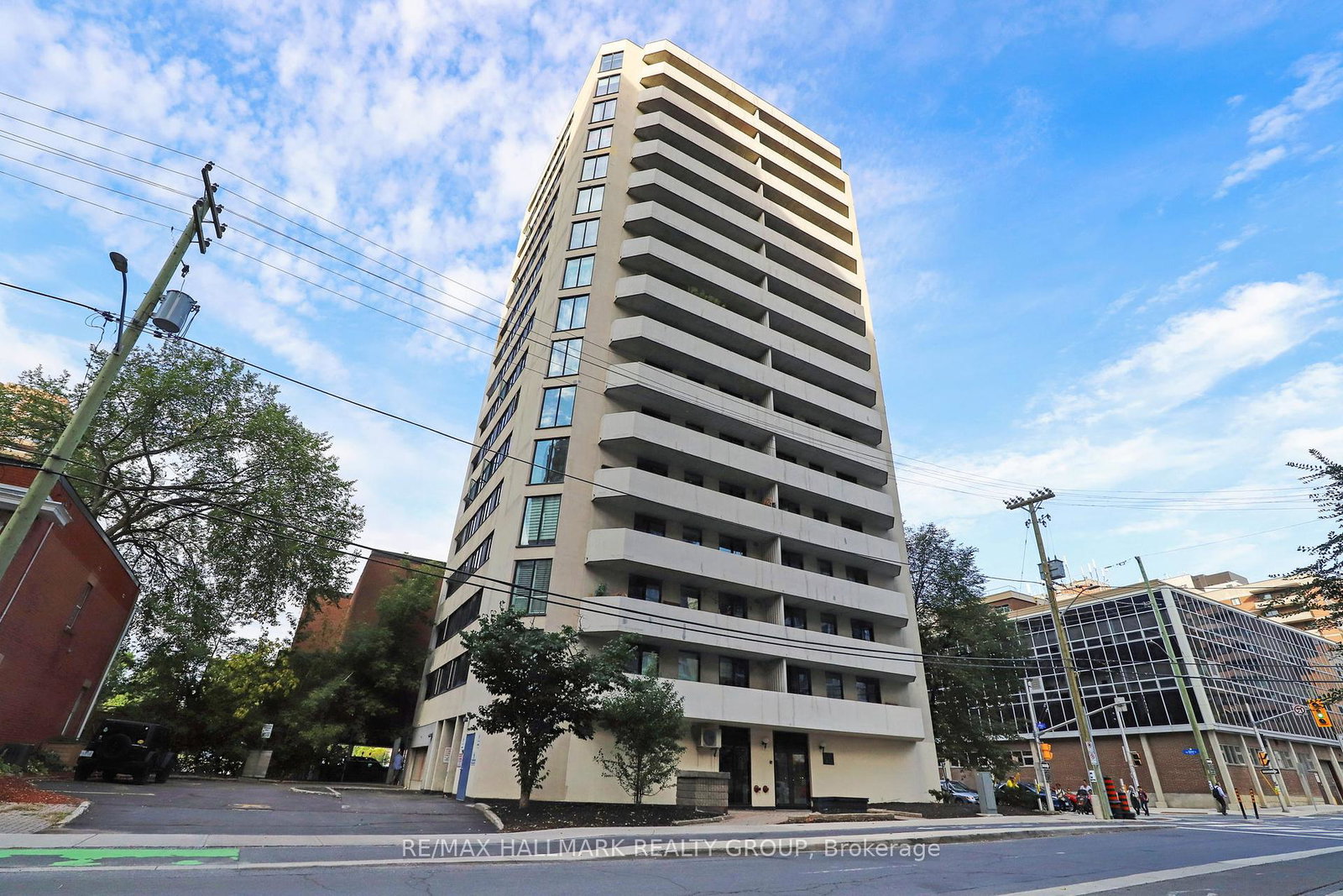 200-bay-street-ottawa-ontario-x12405725