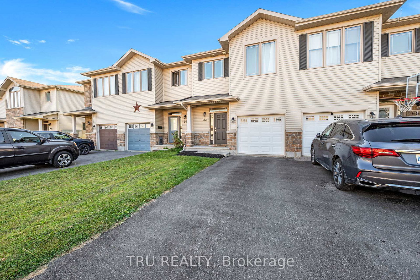 960-linaria-walk-ottawa-ontario-x12405765