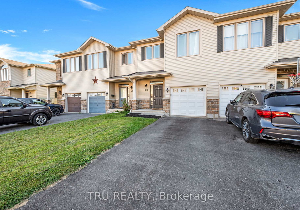960-linaria-walk-ottawa-ontario-x12405765
